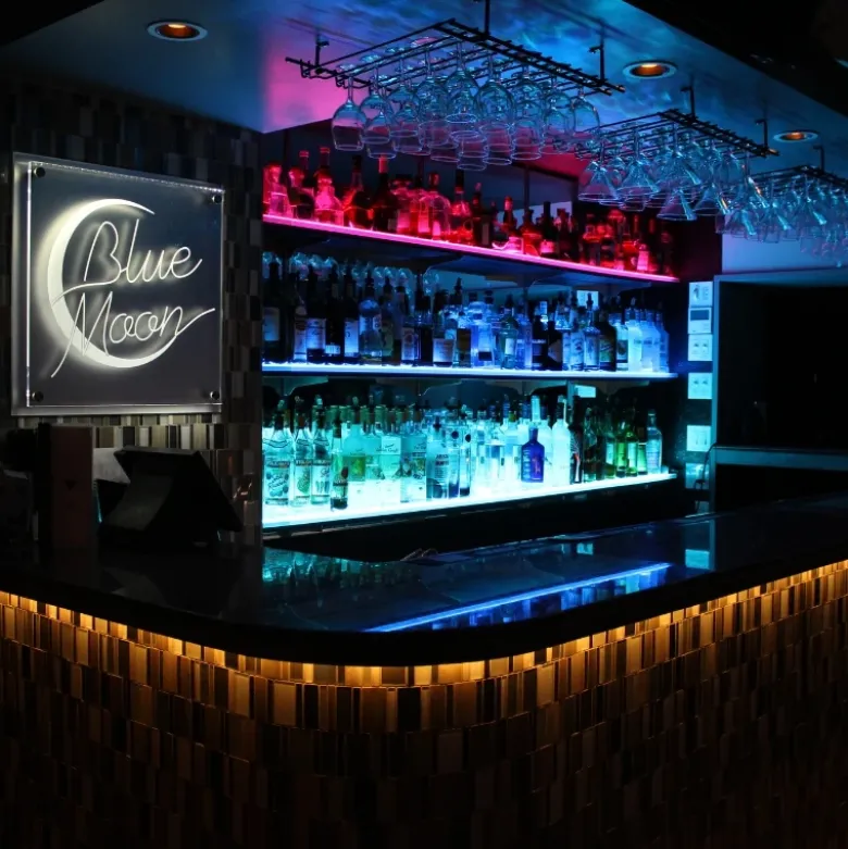 LED flaskehylde 120x12x3 cm